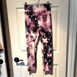 Lululemon Athletica Pink and Purple Tie Dye Yoga Leggings. Size 6